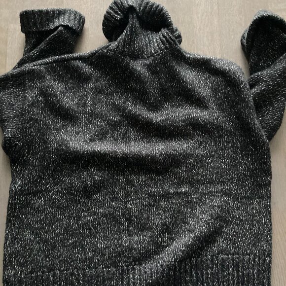 H&M Turtleneck Salt and Pepper Large - Picture 3 of 4